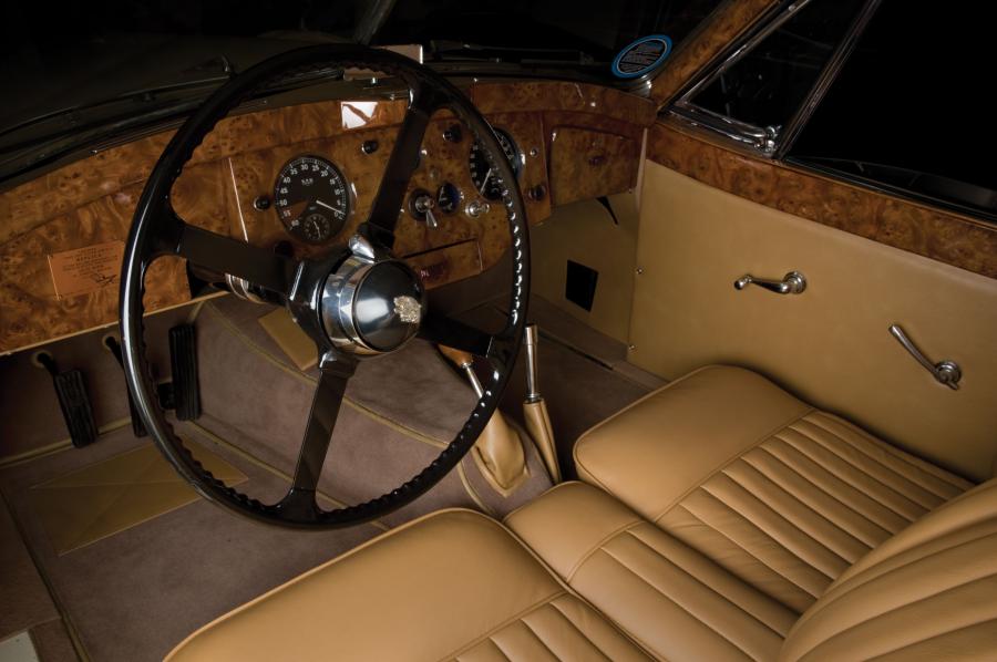  Jaguar XK120 Coupe 1953 года  (фото 2 из 5)